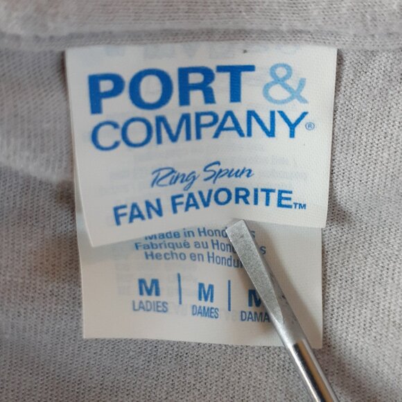 Hershey's Kisses - New Women's Medium Silver Gray T-Shirt - Picture 3 of 4